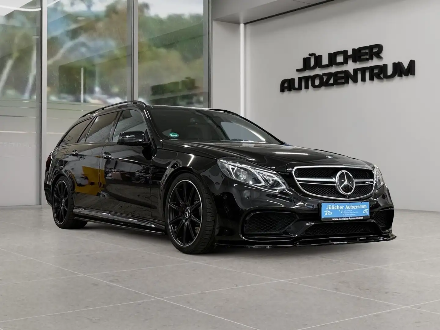 Mercedes-Benz E 63 AMG S T 4Matic, Scheckheft, Garantie Schwarz - 1