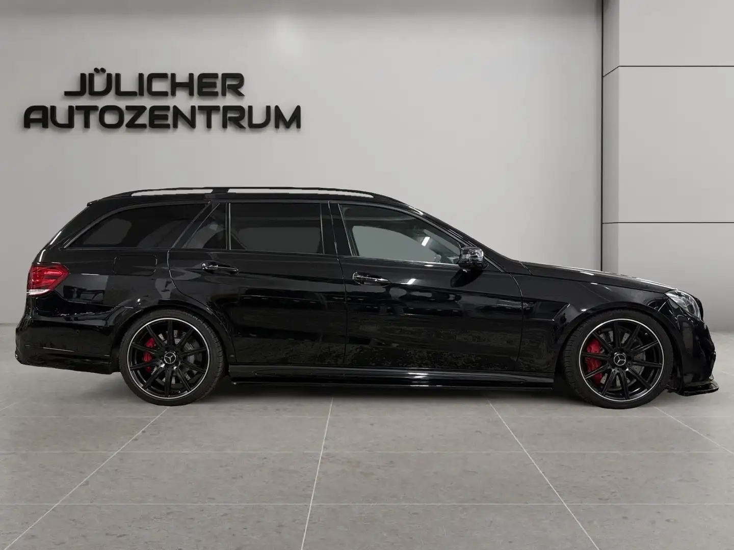 Mercedes-Benz E 63 AMG S T 4Matic, Scheckheft, Garantie Schwarz - 2