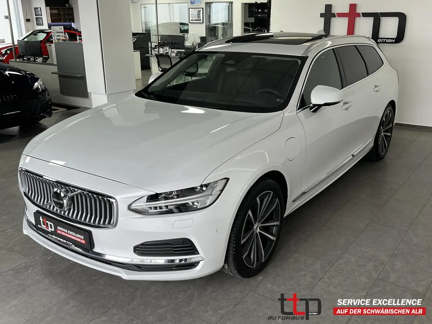 Volvo V90 Recharge AWD Pano 360° AHK Standheiz. Memory Weiß - 1