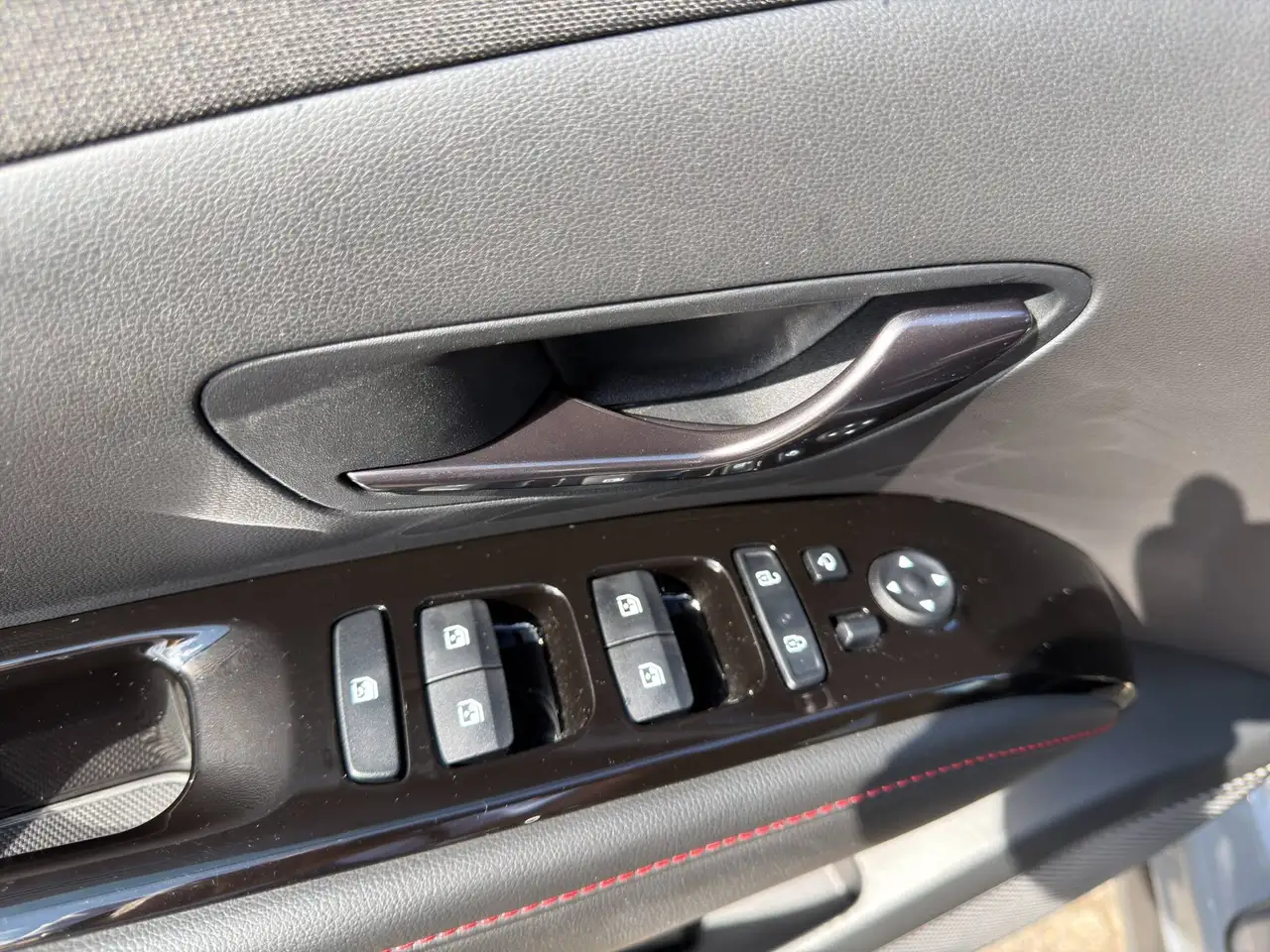 Hyundai TUCSON 1.6 T-GDI PHEV PLUG-IN N LINE + SITZPAKET + ASSISTENZPAKET + ECS + WINTERRÄDER, миниатюра 26