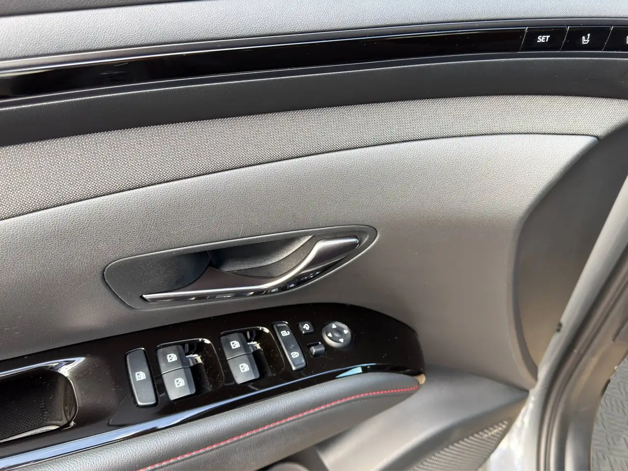 Hyundai TUCSON 1.6 T-GDI PHEV PLUG-IN N LINE + SITZPAKET + ASSISTENZPAKET + ECS + WINTERRÄDER, миниатюра 13