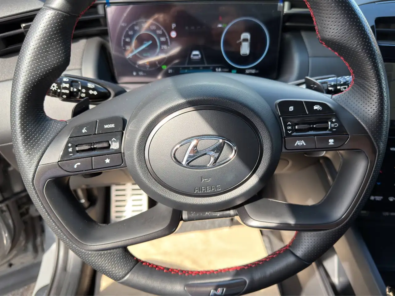 Hyundai TUCSON 1.6 T-GDI PHEV PLUG-IN N LINE + SITZPAKET + ASSISTENZPAKET + ECS + WINTERRÄDER, миниатюра 30