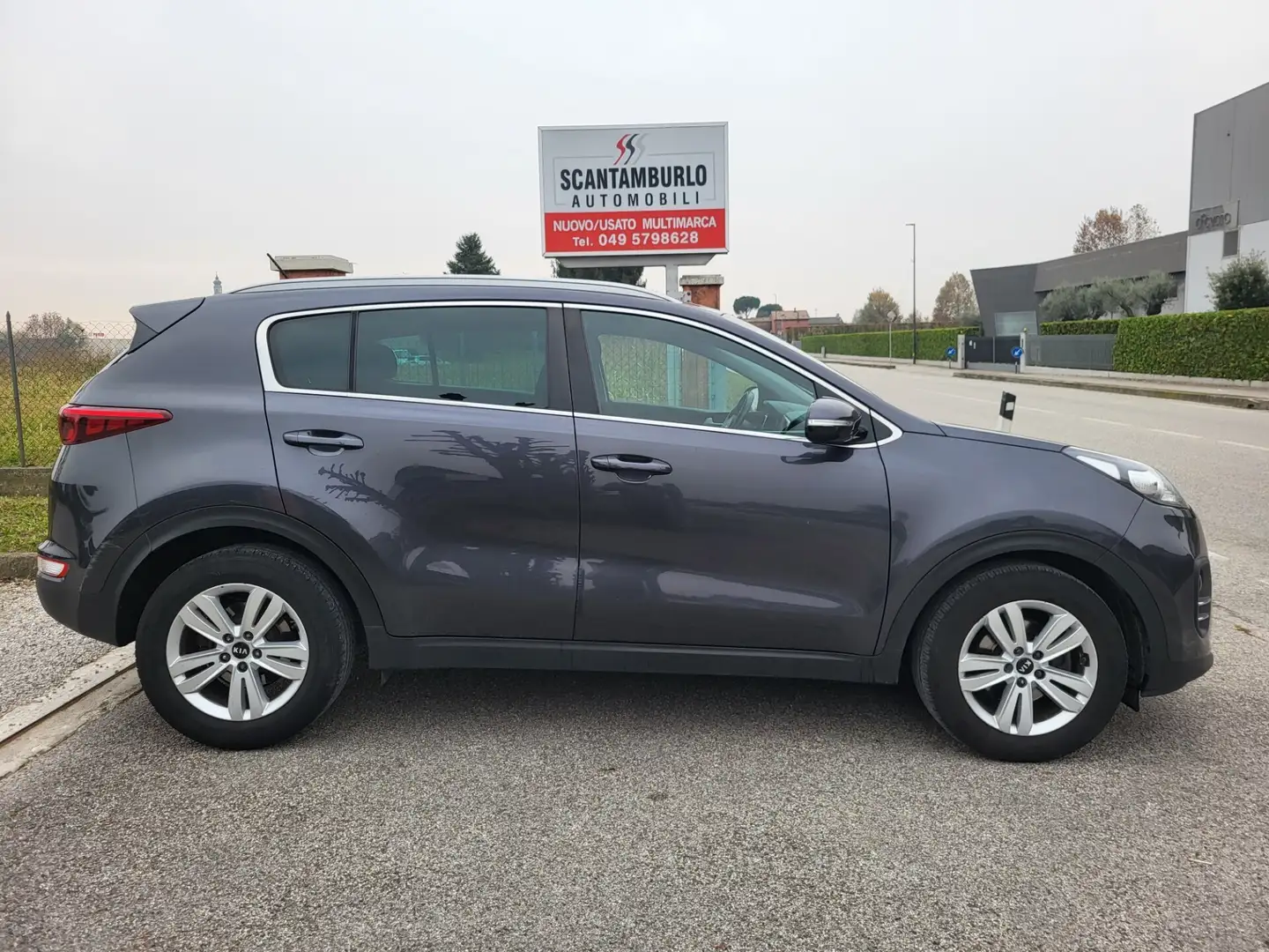Kia Sportage Sportage 1.7 CRDI 141 CV DCT7 2WD Business Class Gris - 1