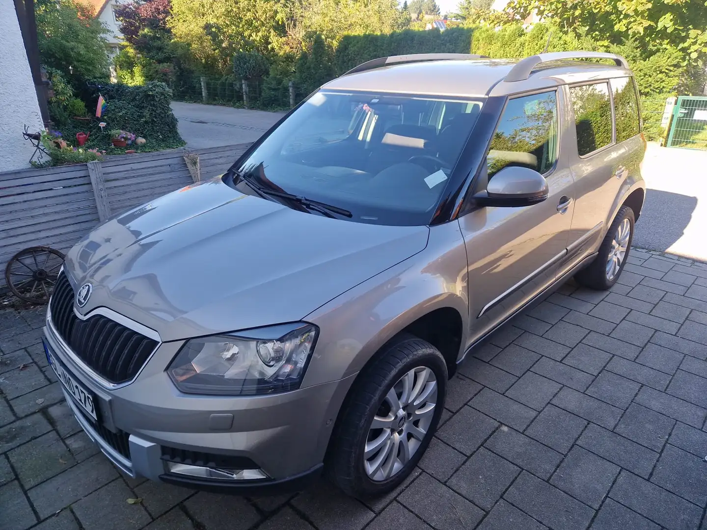 Skoda Yeti Yeti+Outdoor+2.0+TDI+Ambition+Green+tec Beige - 2