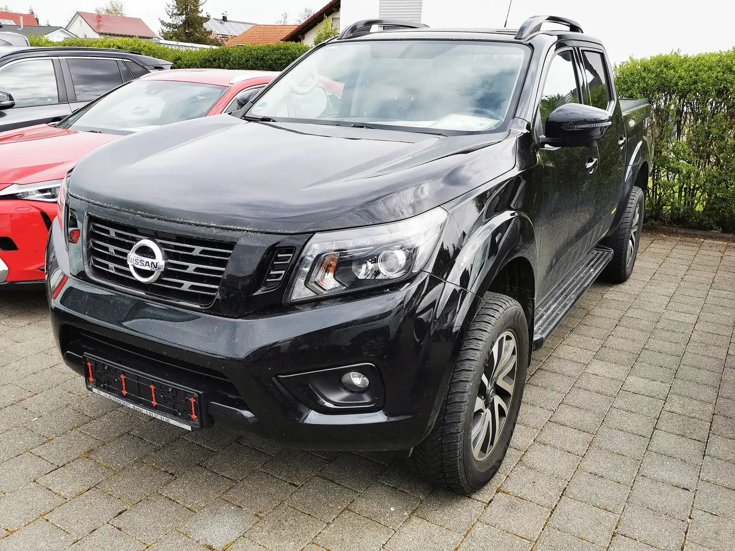 Nissan NP300 N-Guard *Double Cab * 4x4 * Rollo Negro - 1