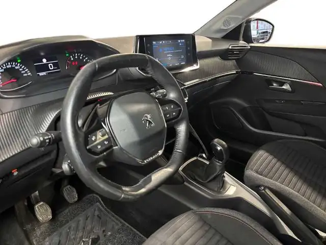 Peugeot 208 view 11