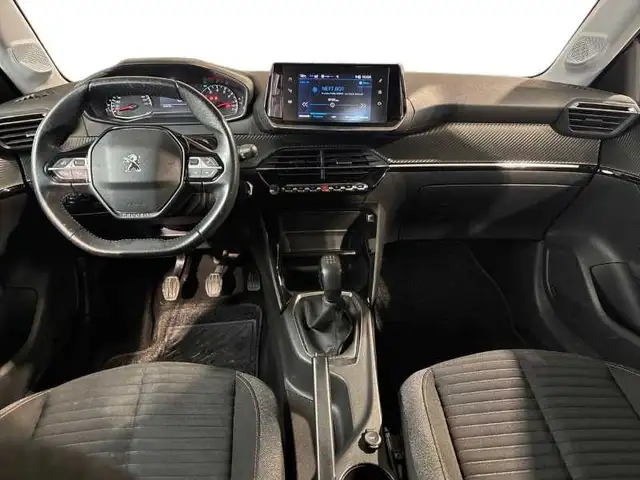 Peugeot 208 view 13