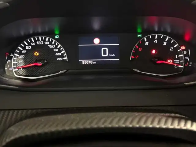 Peugeot 208 view 12