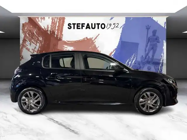 Peugeot 208 view 3