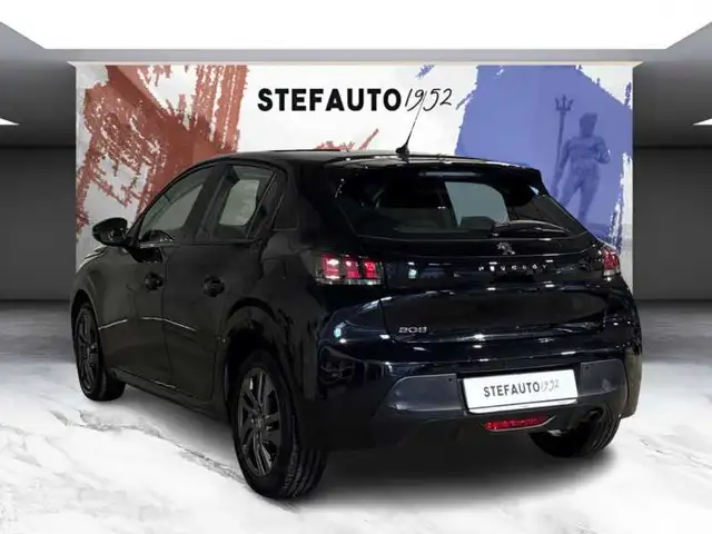 Peugeot 208 view 5