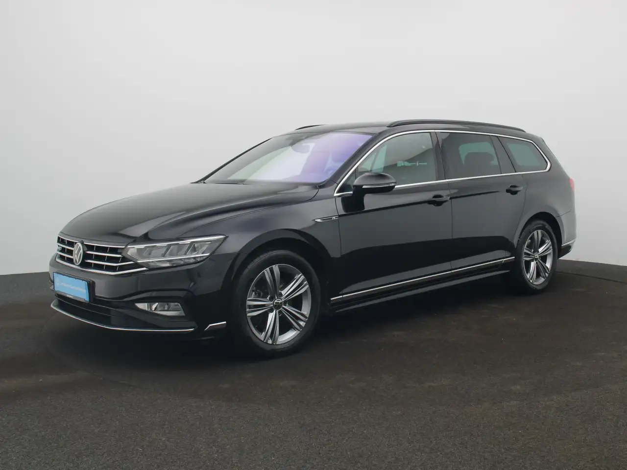 Volkswagen Passat Variant R-Line 1.5TSI DSG / HuD, AHK, LED 2