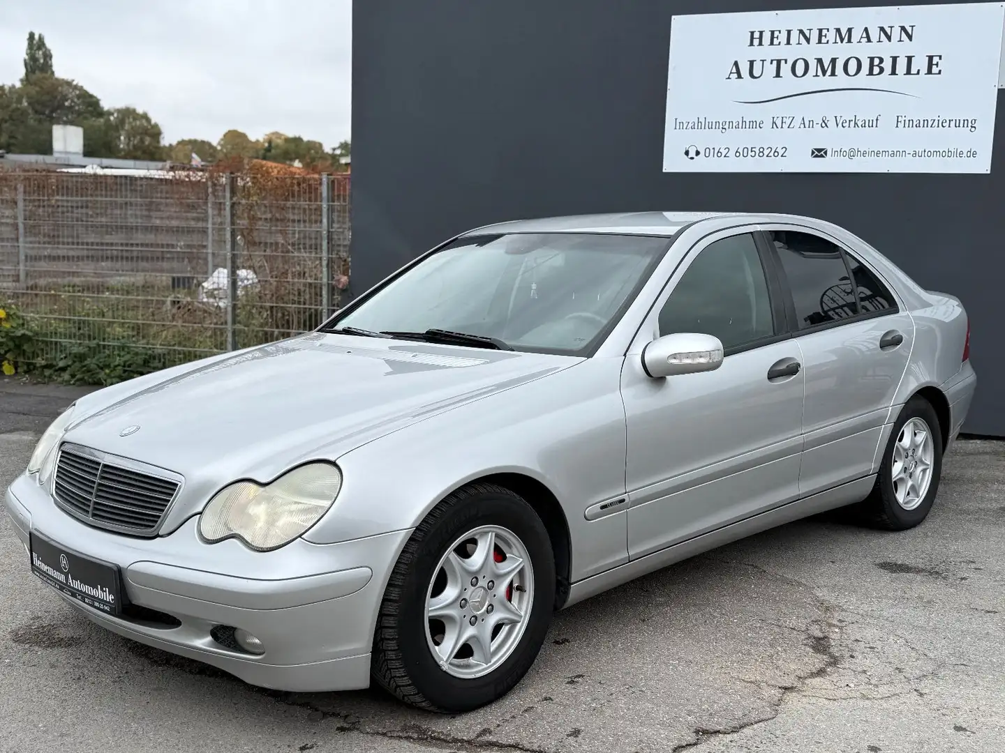 Mercedes-Benz C 180 Aut. Kompressor  *LPG*NAVI*TÜV NEU*ALU* Silber - 2
