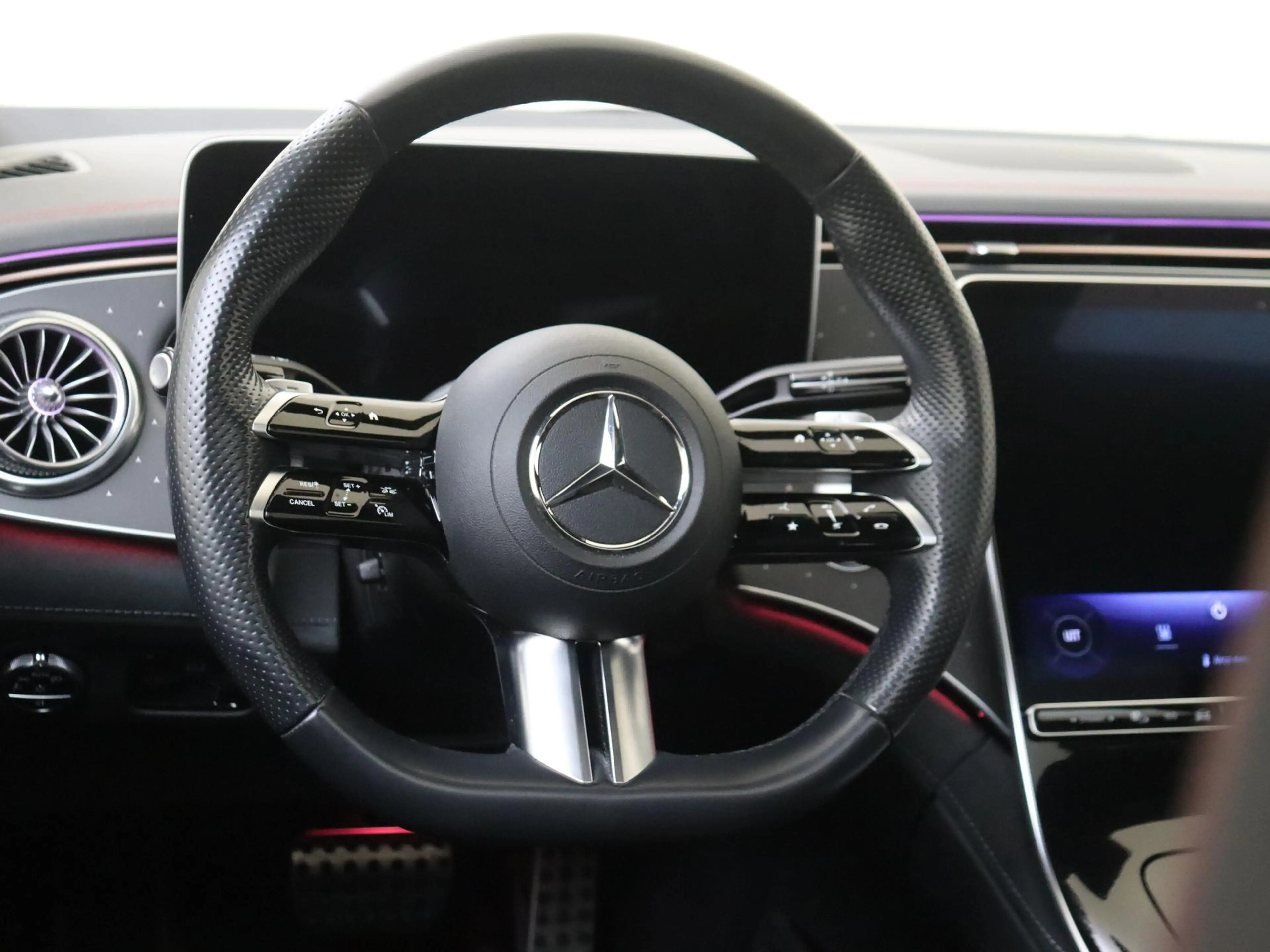 Mercedes-Benz EQE 350 350+ Launch Edition AMG Line 91 kWh / AMG/ Panoram — photo 10