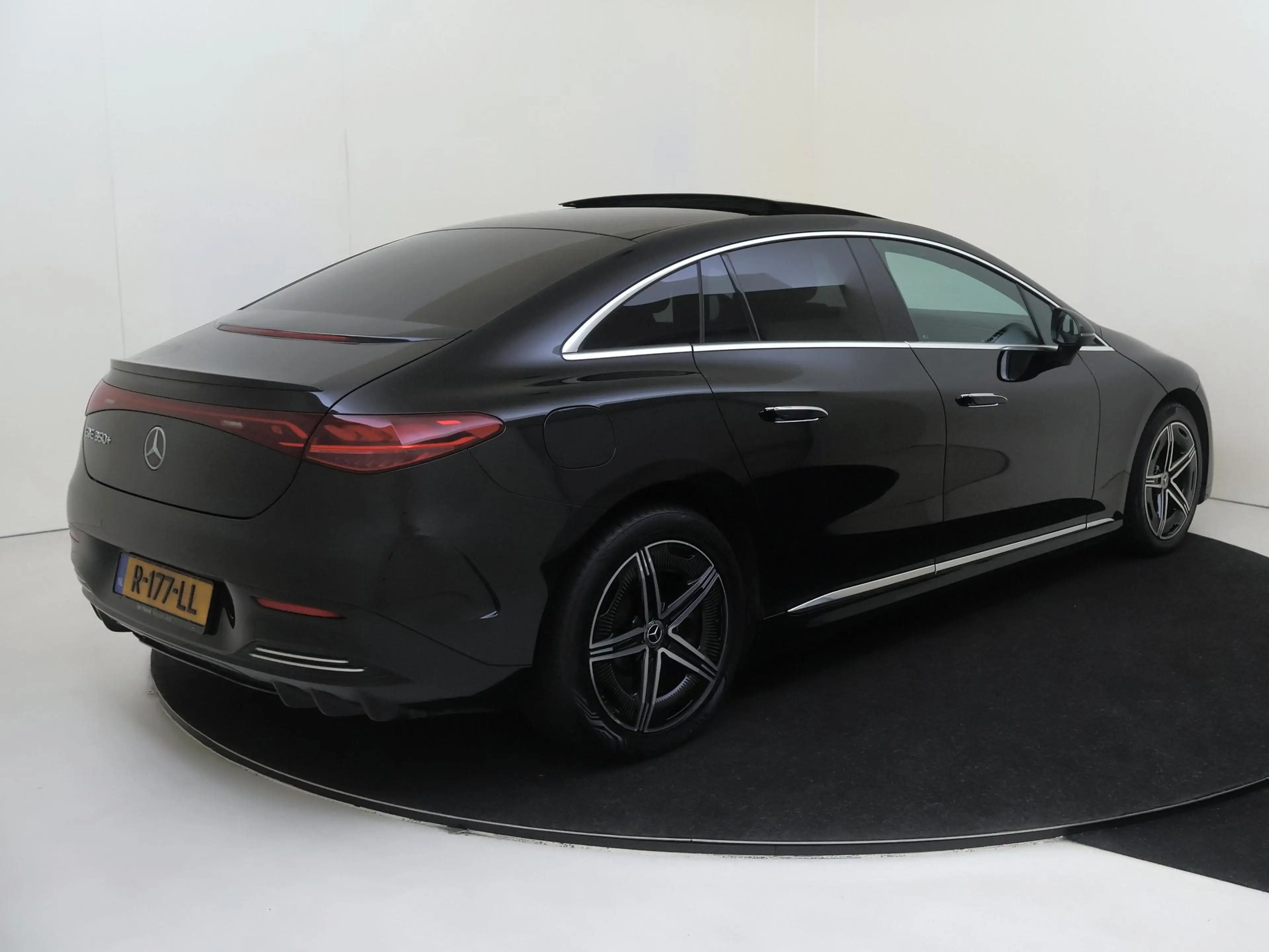 Mercedes-Benz EQE 350 350+ Launch Edition AMG Line 91 kWh / AMG/ Panoram — photo 4