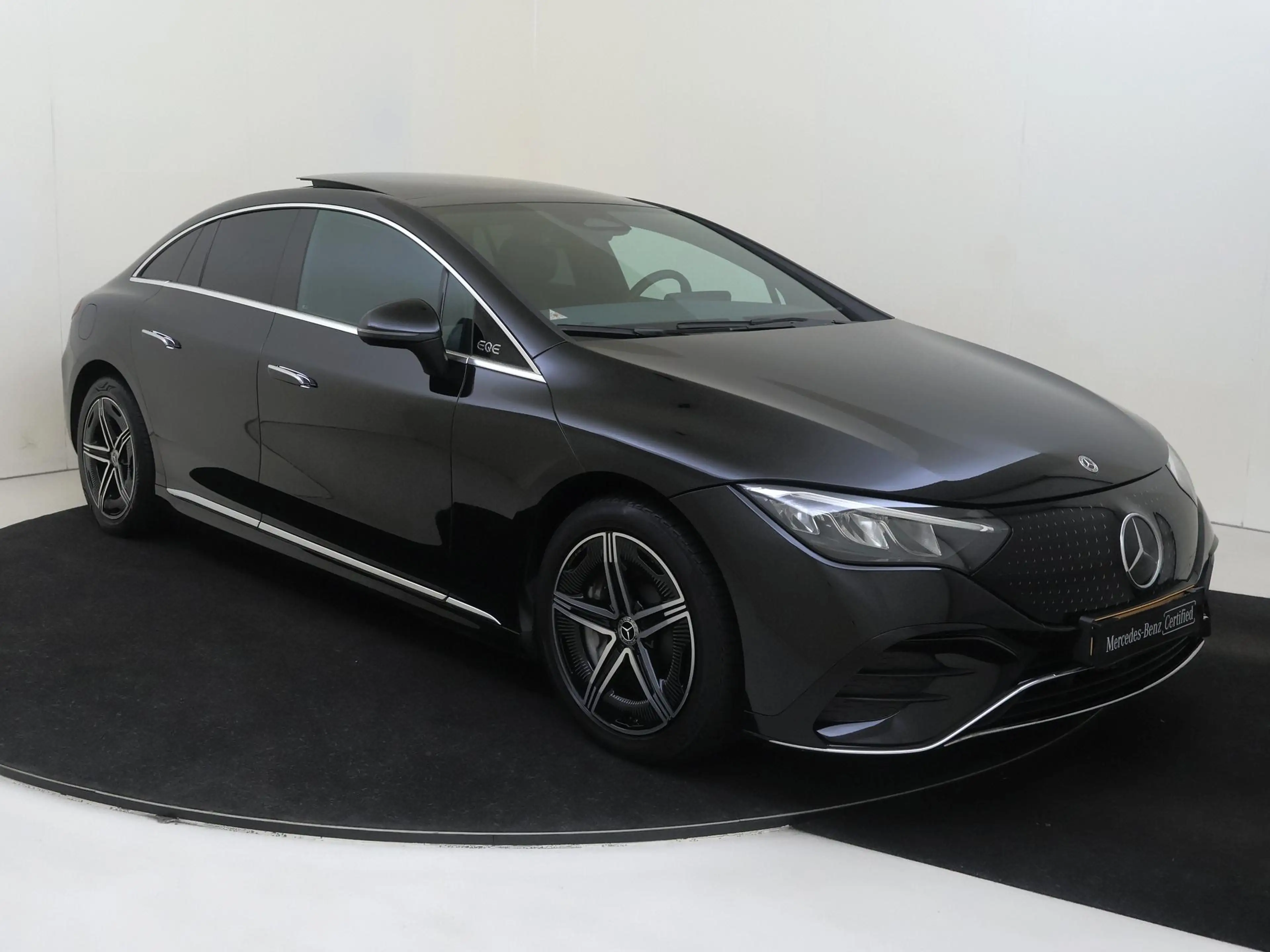 Mercedes-Benz EQE 350 350+ Launch Edition AMG Line 91 kWh / AMG/ Panoram — photo 2