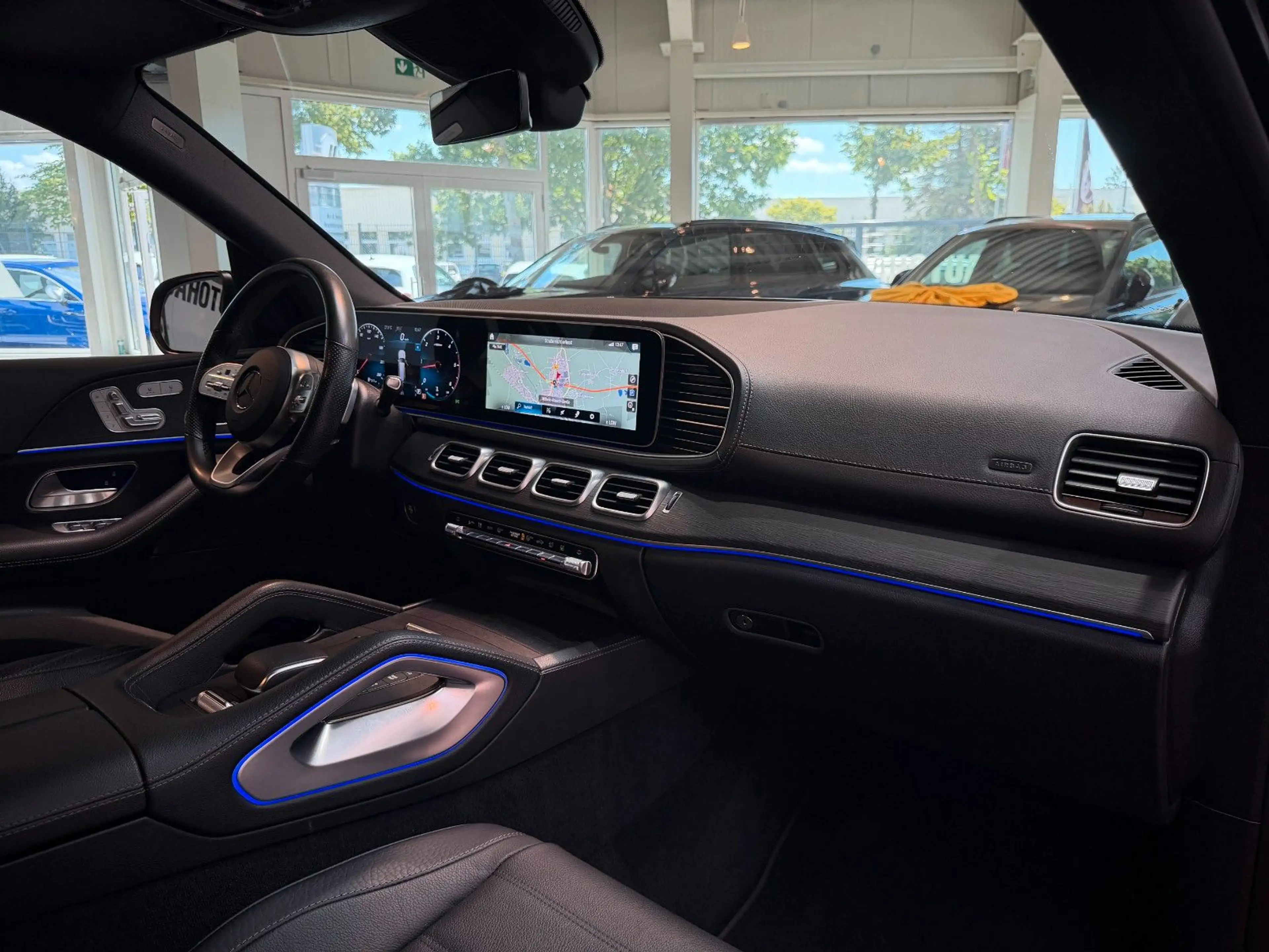Mercedes-Benz GLS 400 d 4Matic AMG 9G *7-Sitzer*Pano*LED*Navi* — photo 12