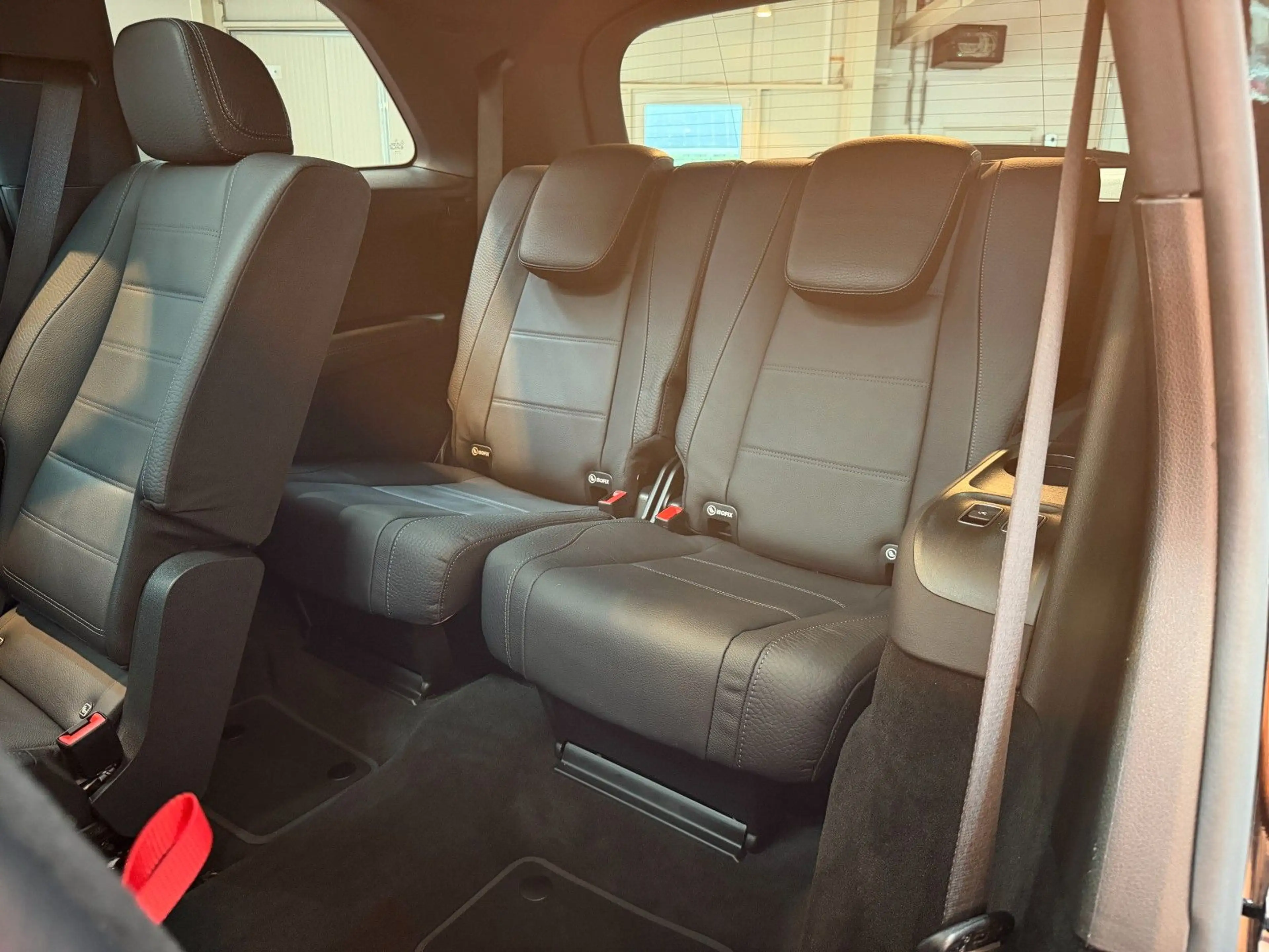 Mercedes-Benz GLS 400 d 4Matic AMG 9G *7-Sitzer*Pano*LED*Navi* — photo 15