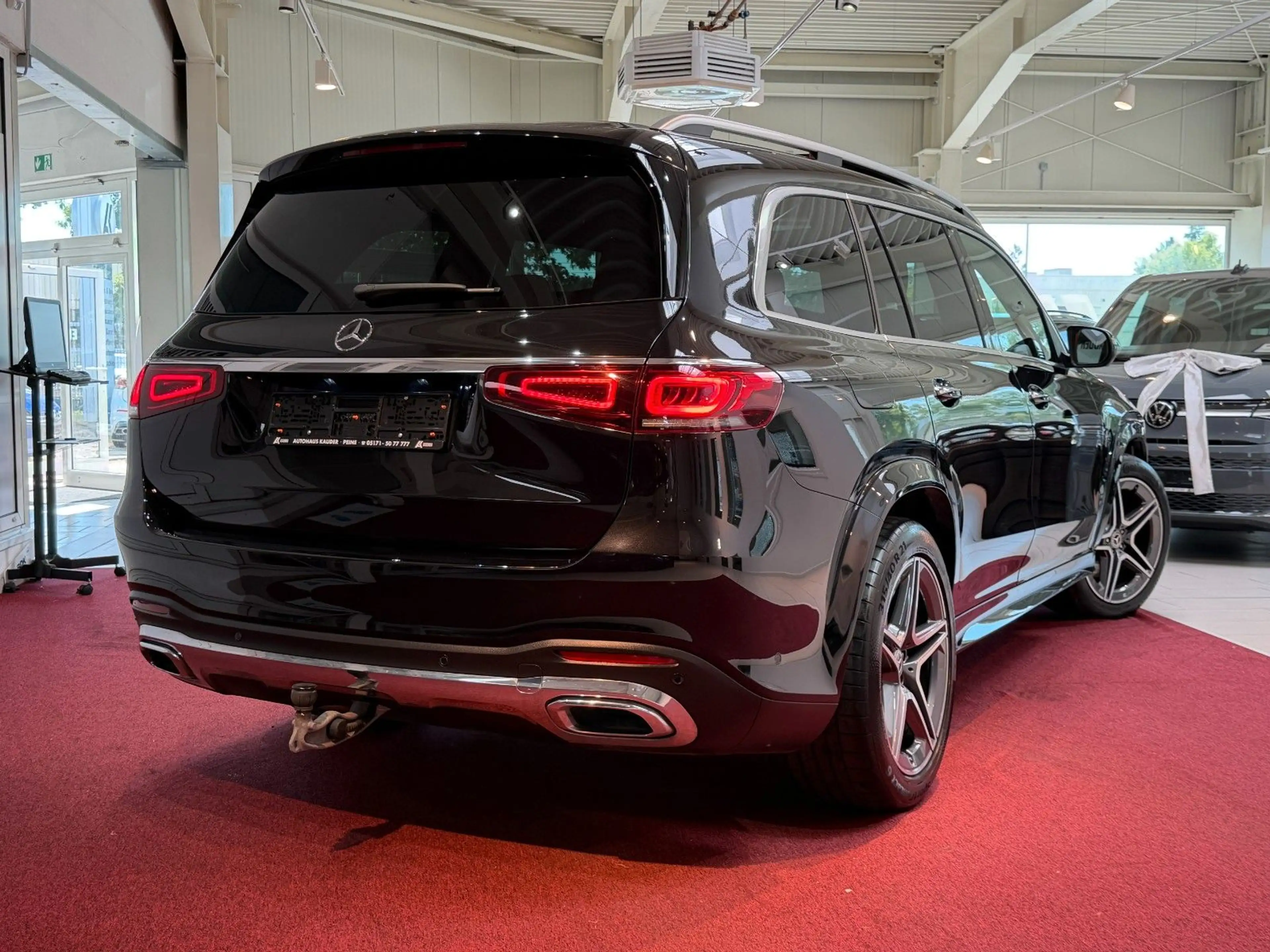 Mercedes-Benz GLS 400 d 4Matic AMG 9G *7-Sitzer*Pano*LED*Navi* — photo 4