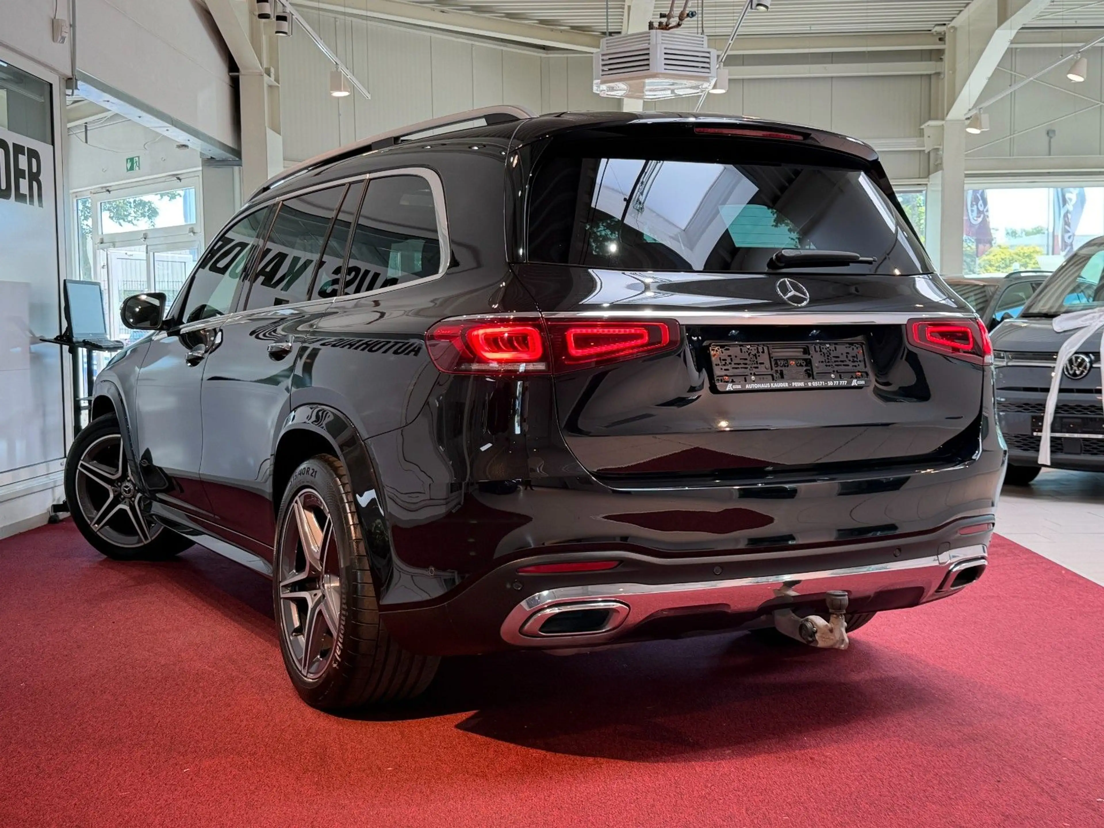 Mercedes-Benz GLS 400 d 4Matic AMG 9G *7-Sitzer*Pano*LED*Navi* — photo 2