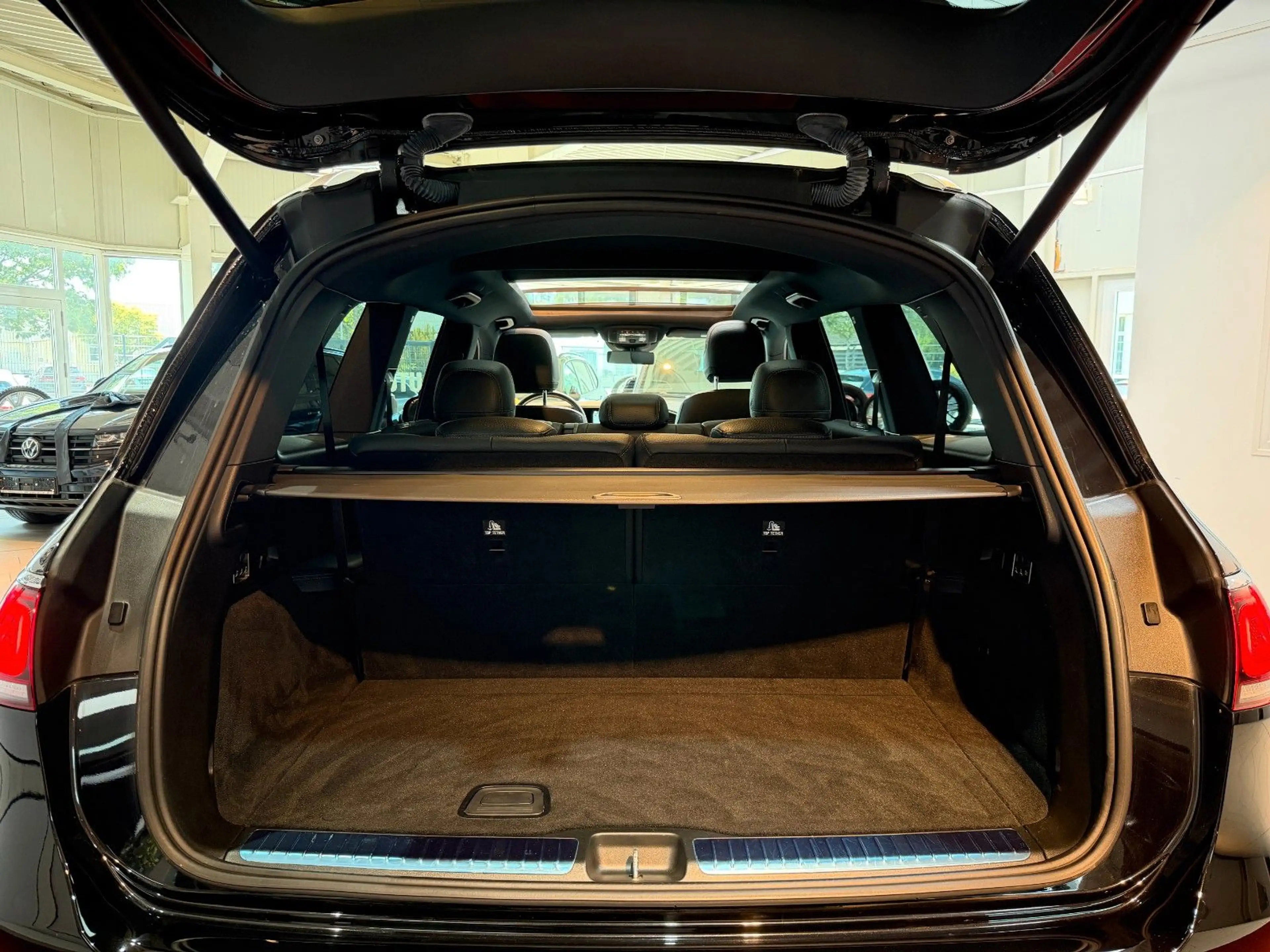 Mercedes-Benz GLS 400 d 4Matic AMG 9G *7-Sitzer*Pano*LED*Navi* — photo 5