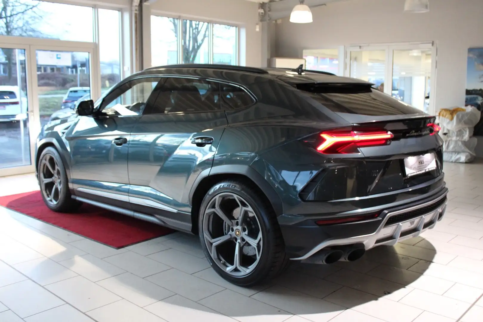 Lamborghini Urus *Panorama*AHK*Bang & Olufsen Grün - 2