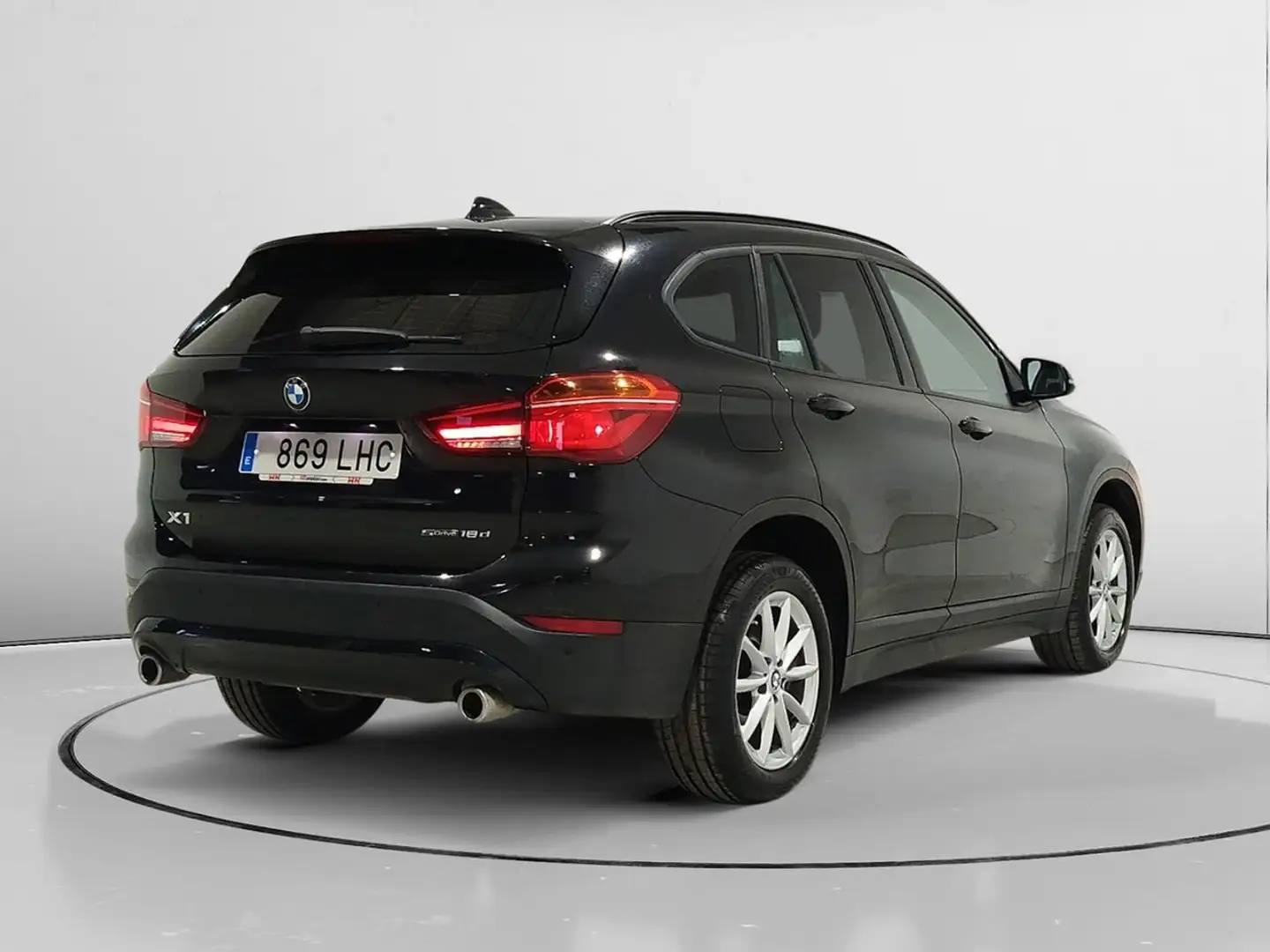 BMW X1 sDrive 18d Schwarz - 2
