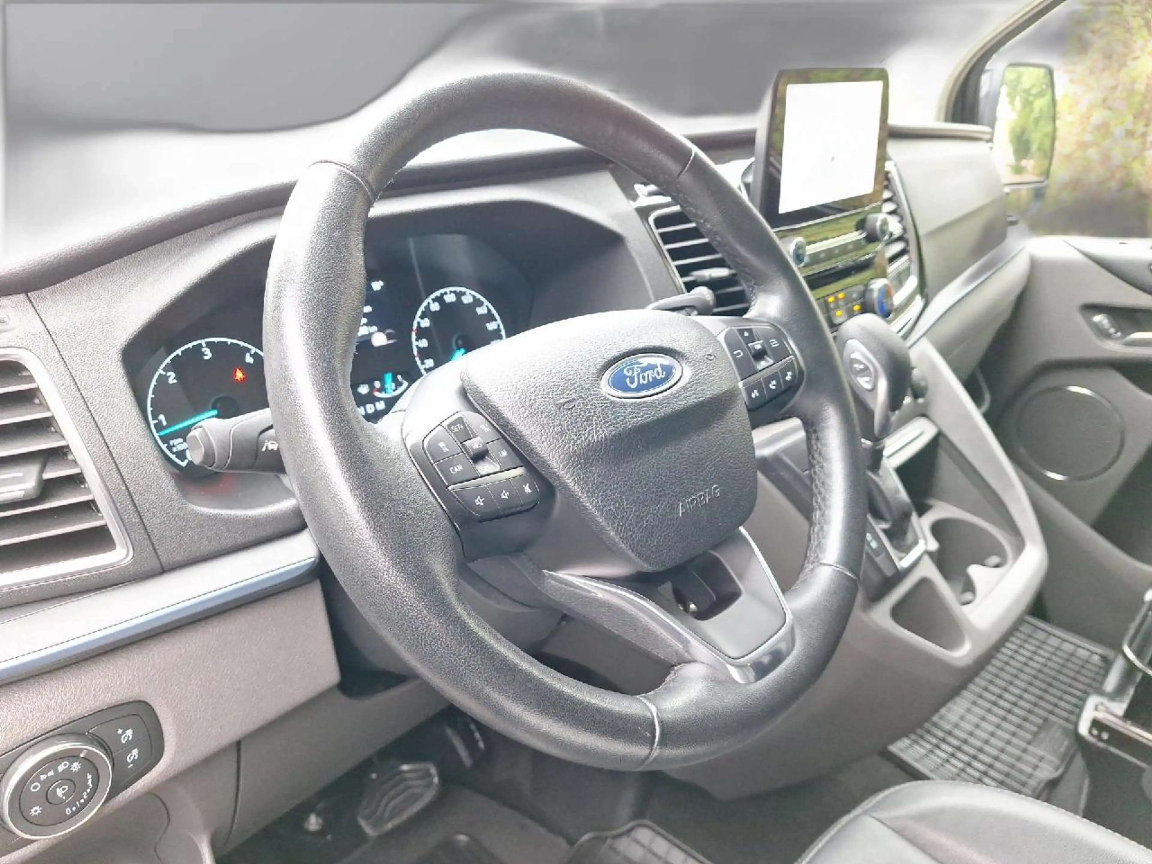 Ford Tourneo Custom 320 L1 Tourneo Custom Active — photo 12