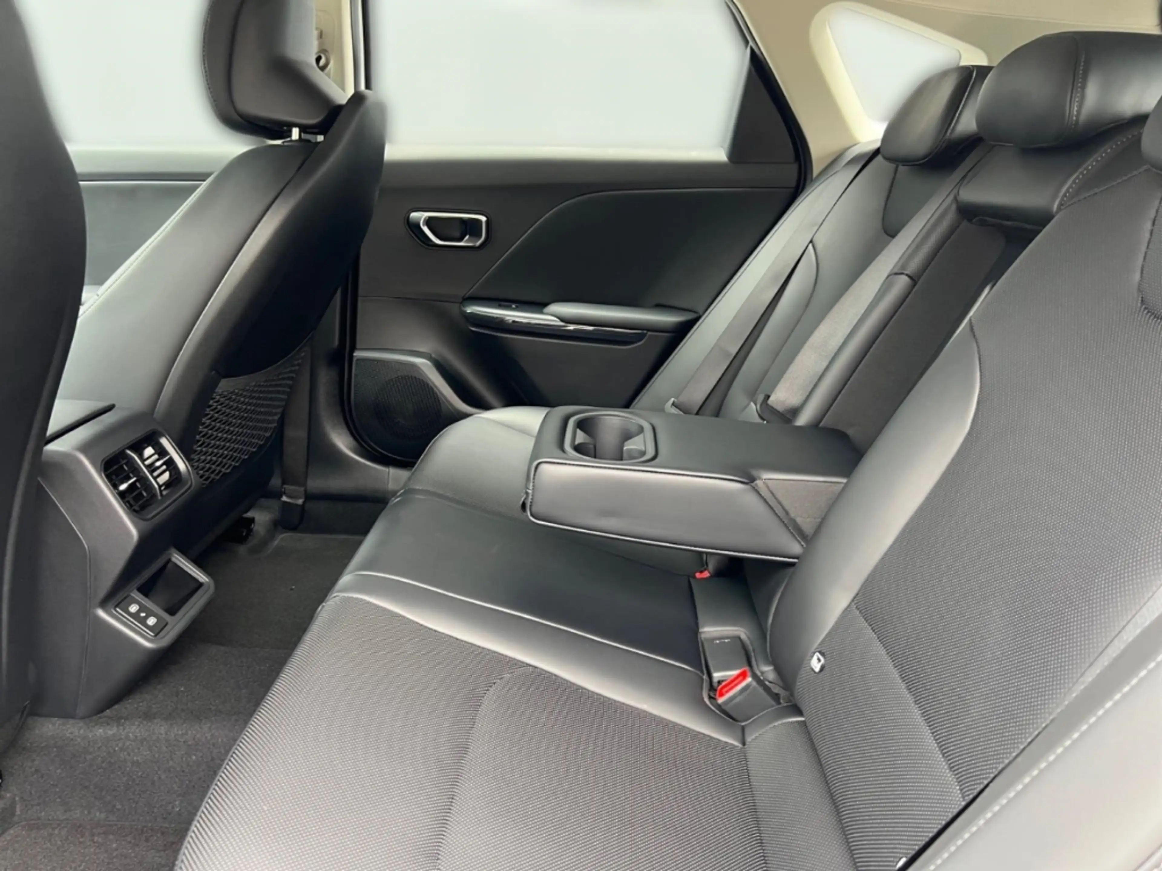 Kia K4 1.0T Vision Kom+ DPCv+h LED Navi Soundsystem Apple — photo 11