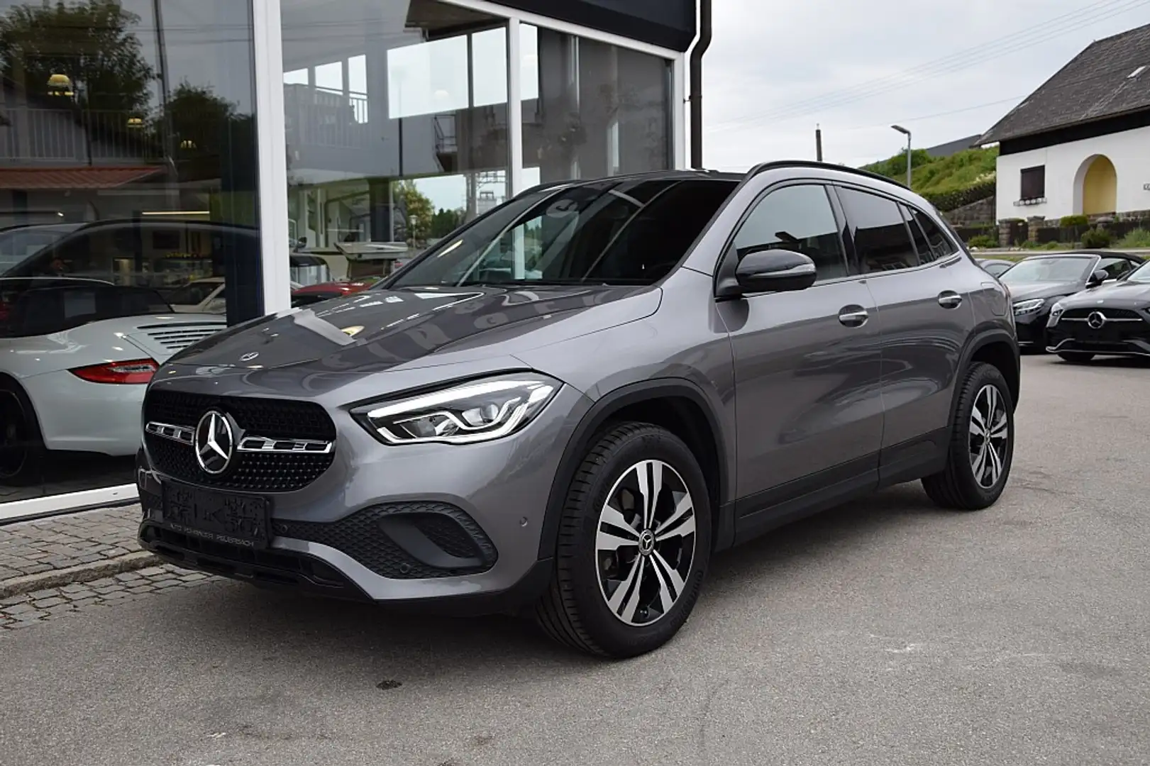 Mercedes-Benz GLA 200 d 4MATIC Aut. *Ambientenbeleuchtung* Grau - 2