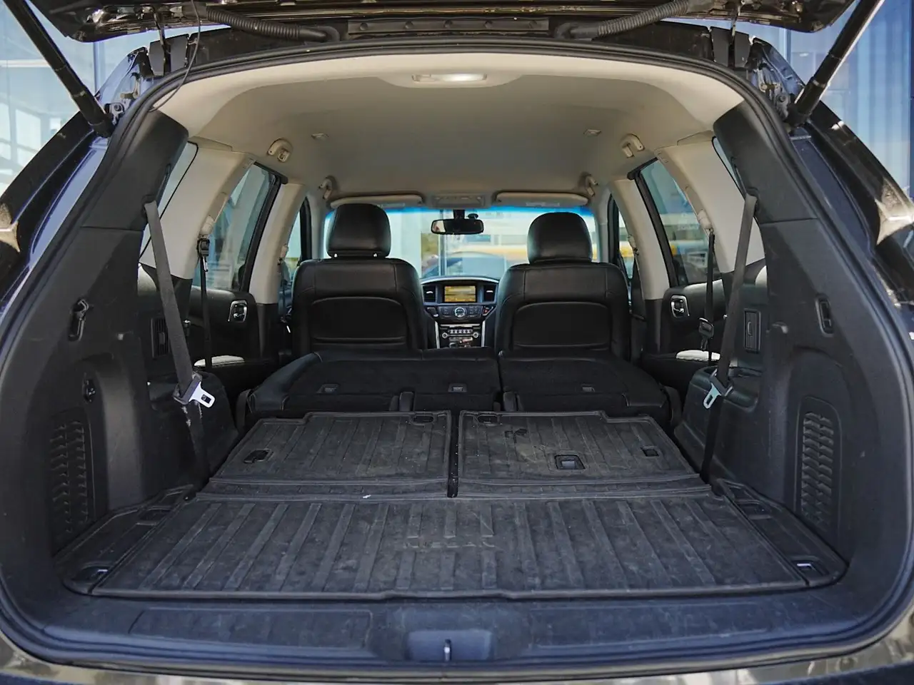 Nissan Pathfinder снимка Nissan Pathfinder
