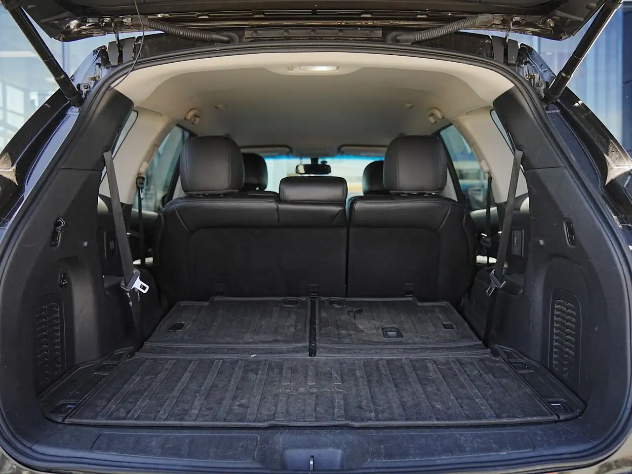 Nissan Pathfinder снимка Nissan Pathfinder