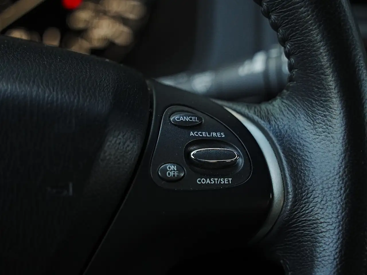 Nissan Pathfinder снимка Nissan Pathfinder