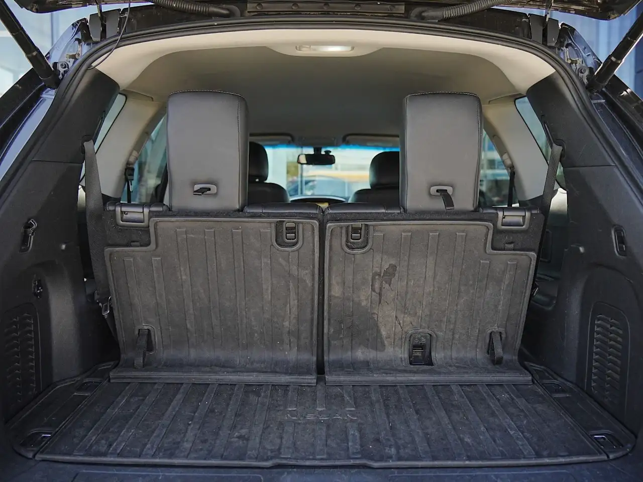 Nissan Pathfinder снимка Nissan Pathfinder