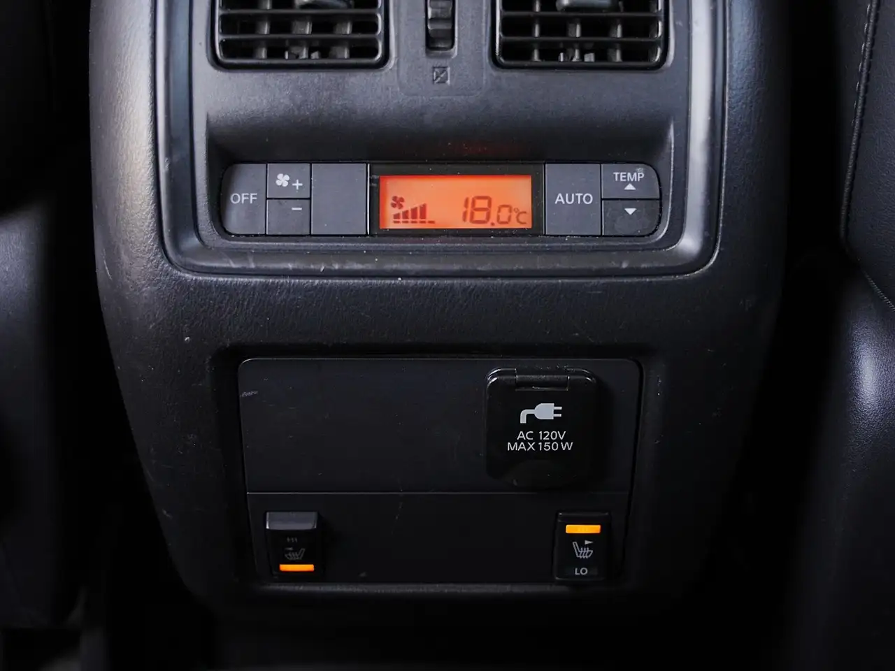 Nissan Pathfinder снимка Nissan Pathfinder