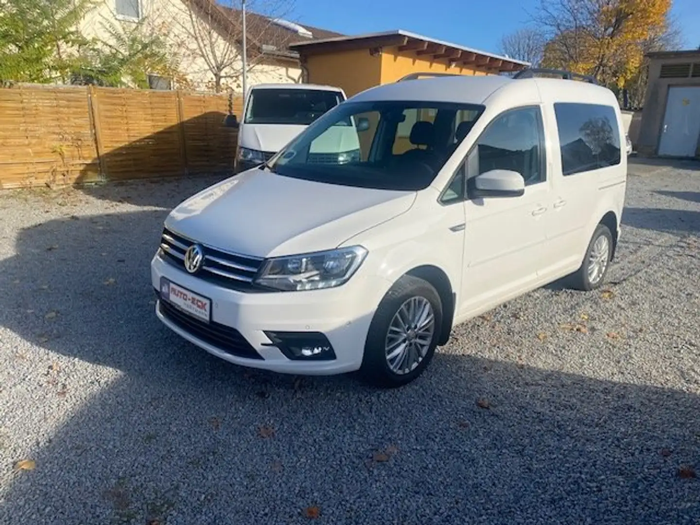 Volkswagen Caddy Comfortline BMT 150ps Klimaautomatik Weiß - 1