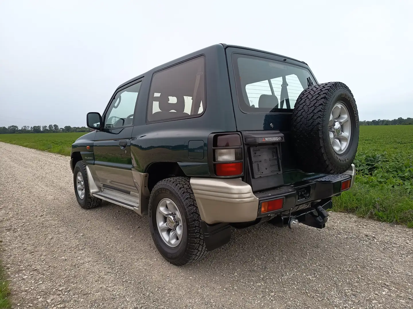 Mitsubishi Pajero Pajero MT 2,8 GLS TD Verde - 2