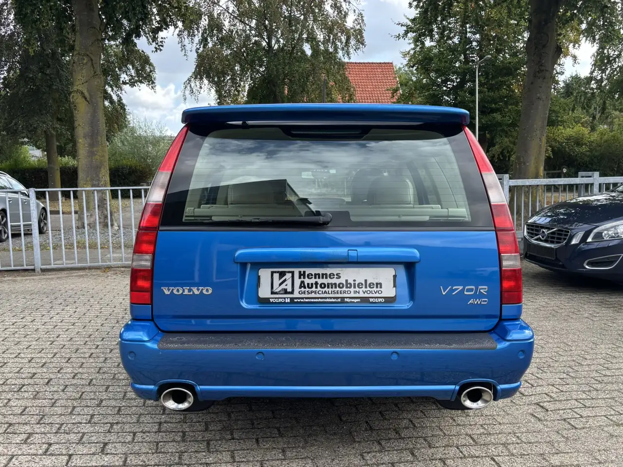 Volvo V70 2.4 R 265pk AWD LASER BLUE Schuifdak Family, foto 6