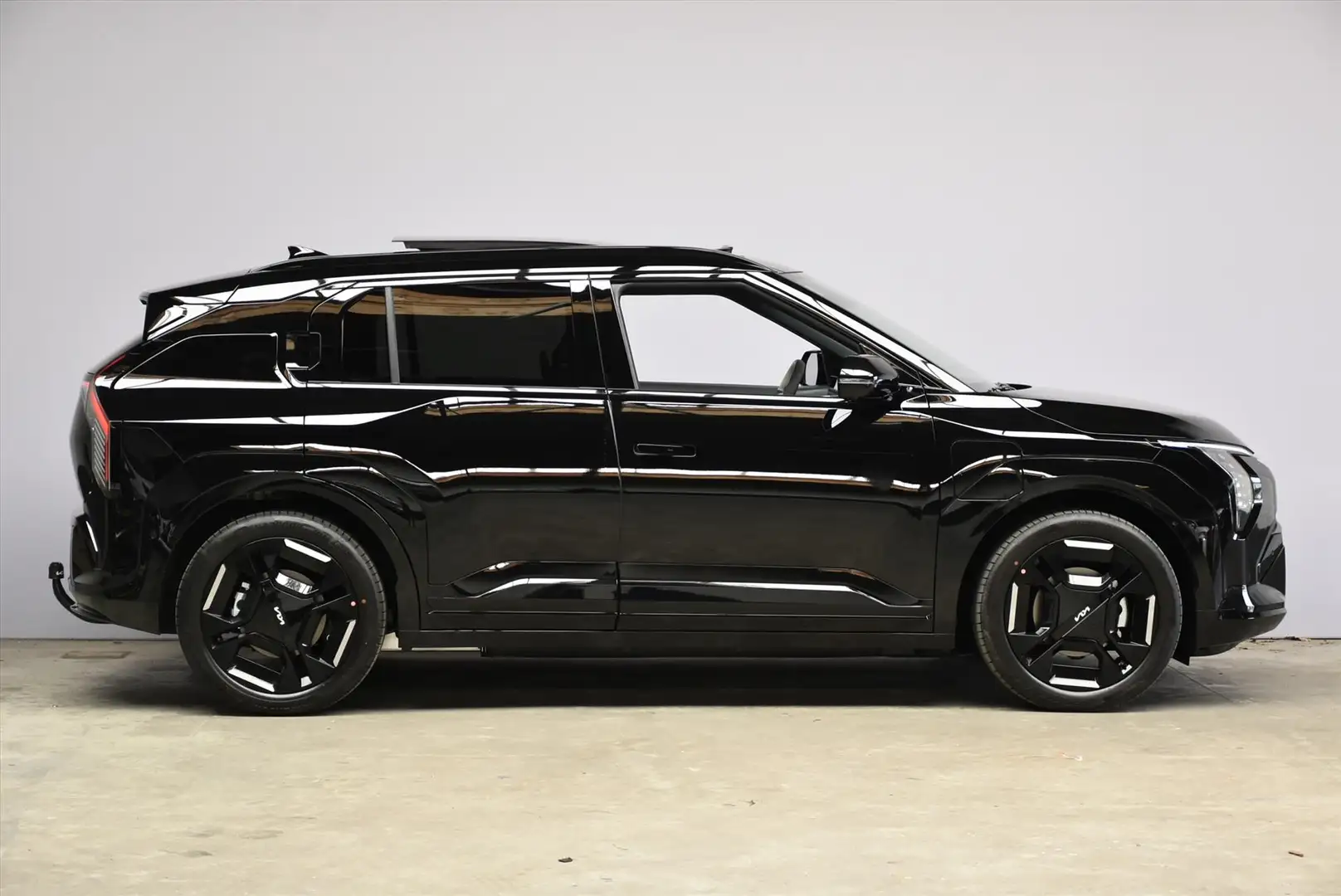 Kia EV3 81,4 kWh 204pk GT-PlusLine STAAT IN BESTELLING Schwarz - 2