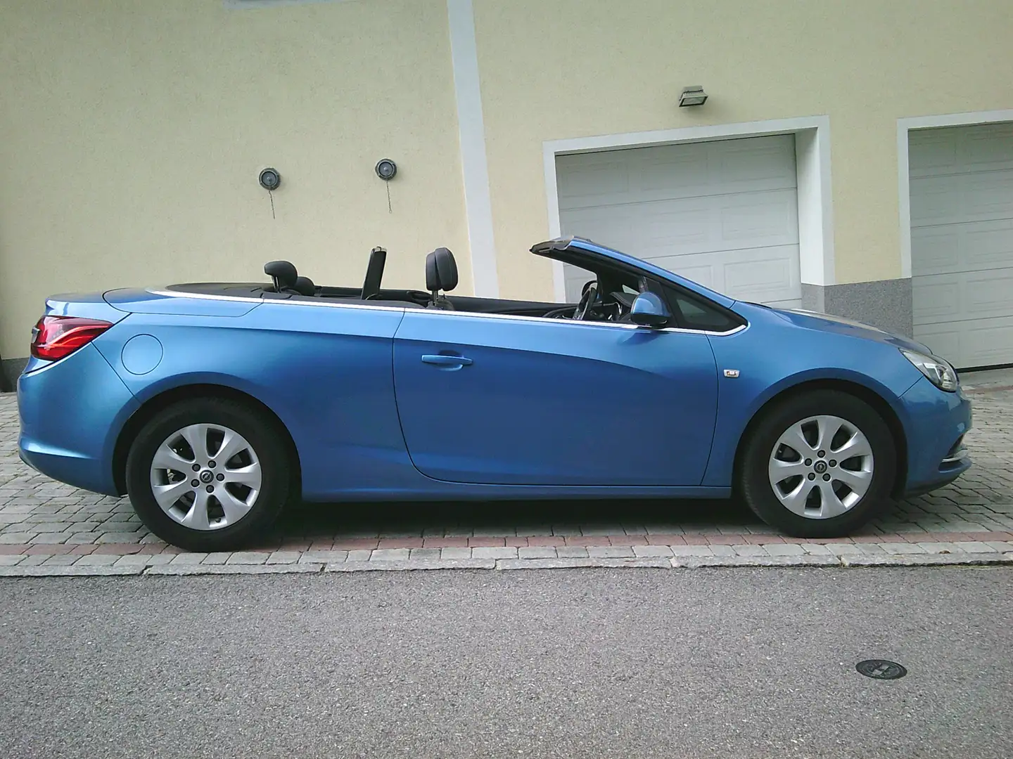 Opel Cascada 1,4 Edition ecoFlex Bleu - 1