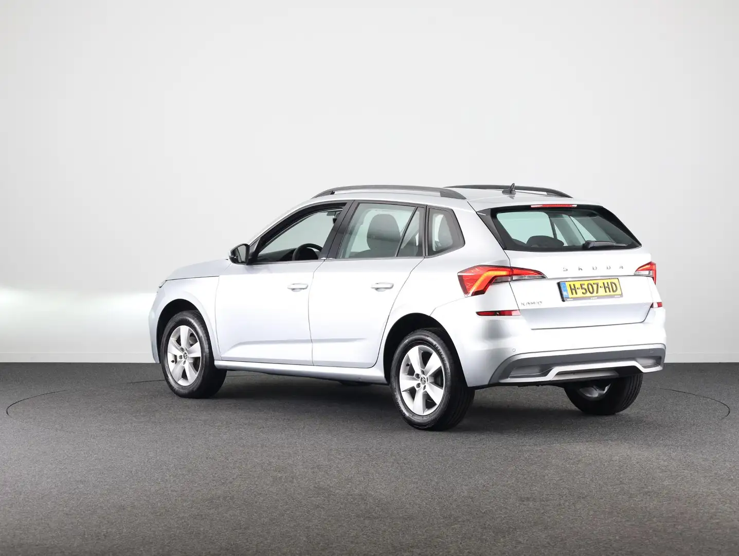 Skoda Kamiq 1.0 TSI Ambition 110pk Automaat | Navigatie via Ap Grijs - 2