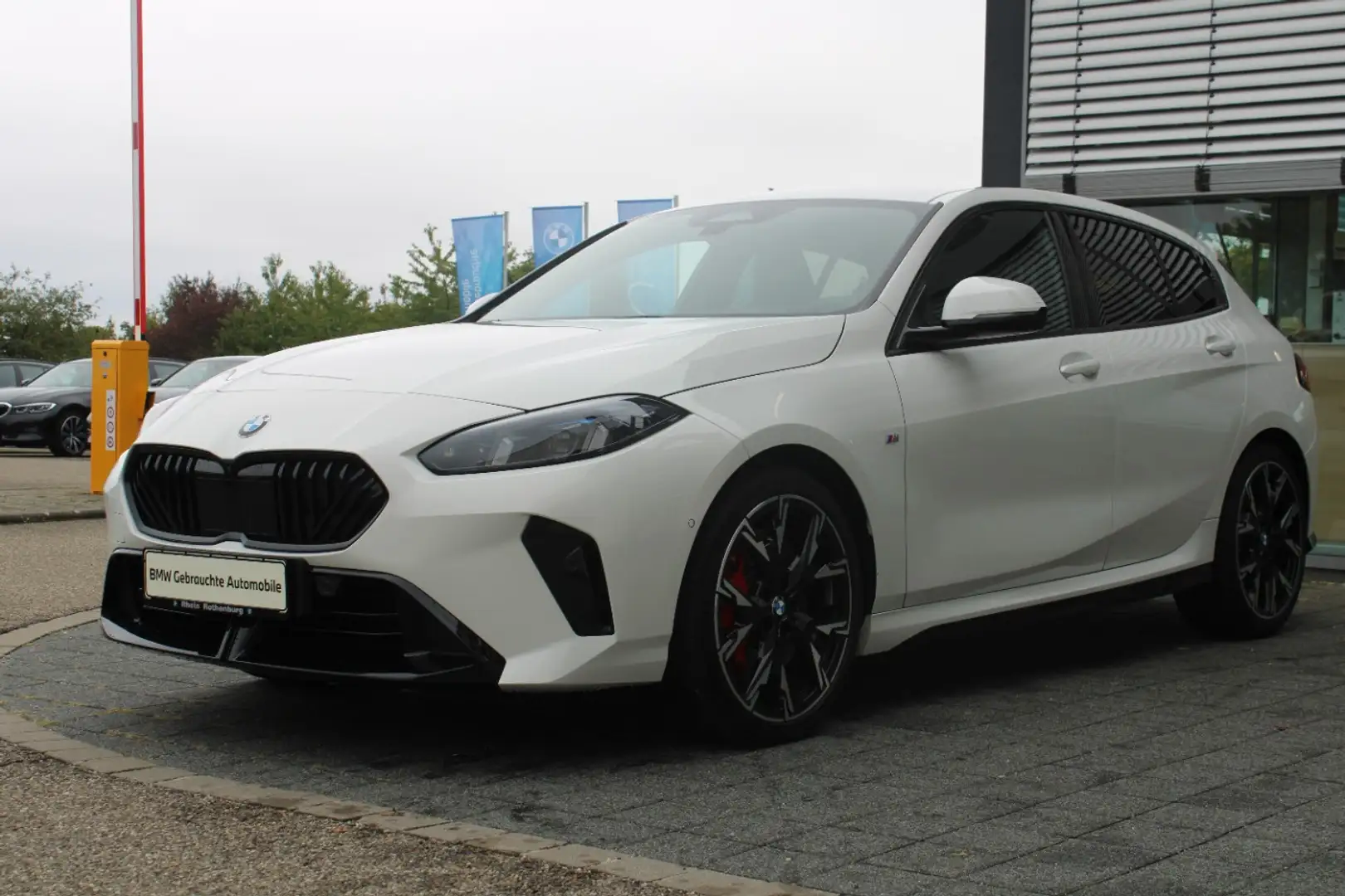 BMW 120 i M Sport Pro HeadUp AHK Kamera Live Navi LED Weiß - 1