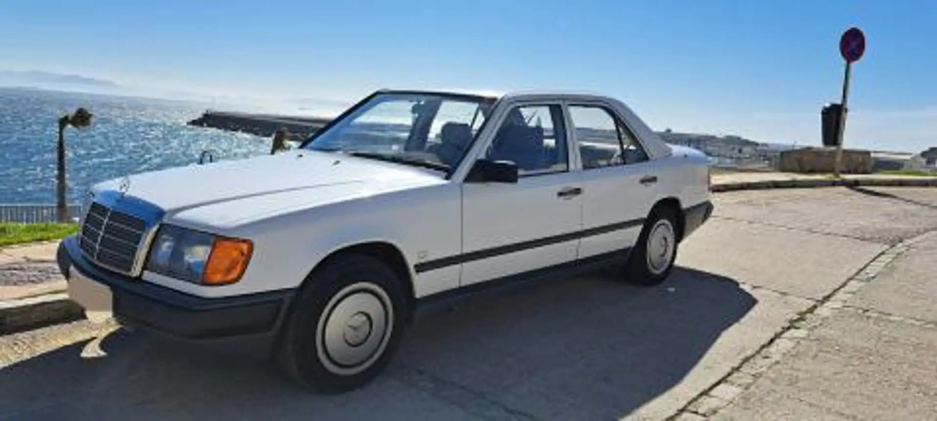 Mercedes-Benz 230 230E Blanco - 1