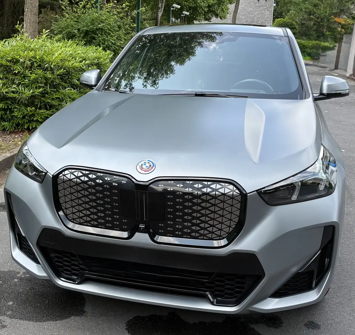 BMW iX1 iX1 xDrive30 M Sportpaket Grijs - 2
