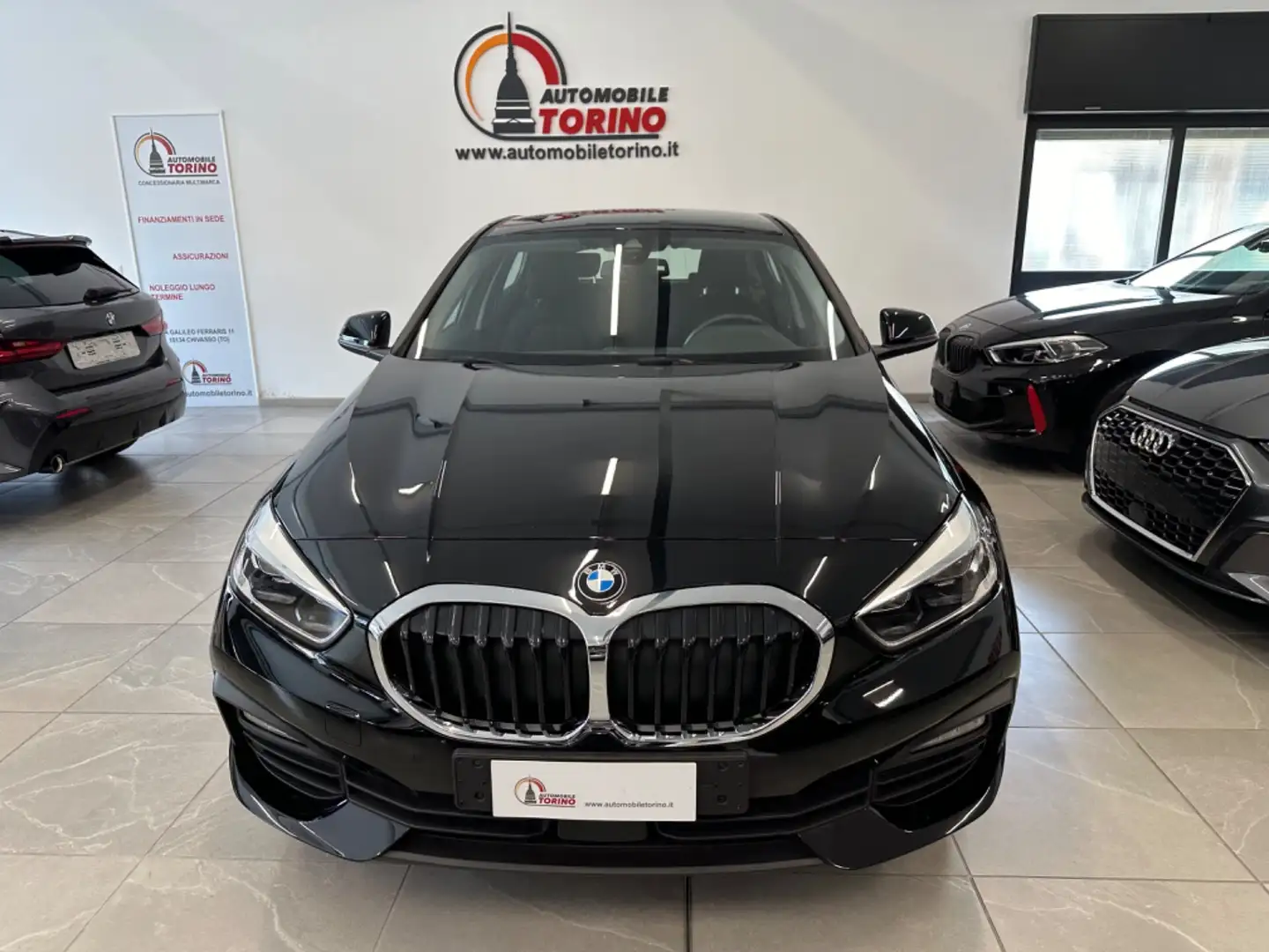 BMW 118 118i 5p. Business Advantage Schwarz - 2
