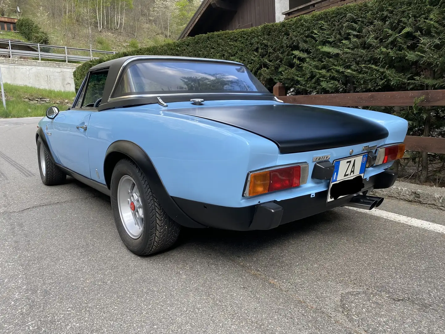Fiat 124 Spider ABARTH Niebieski - 2
