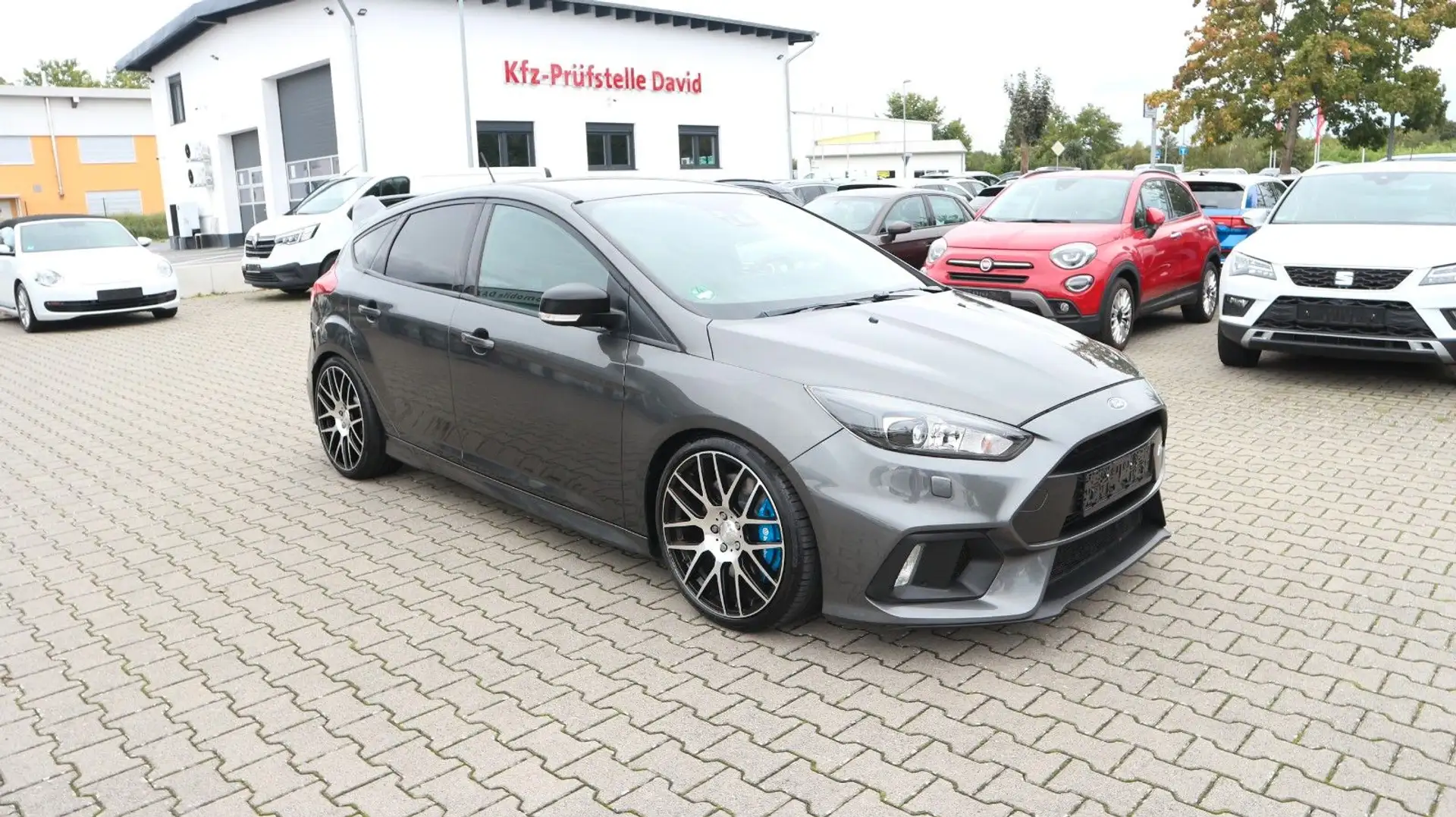 Ford Focus 2.3 EcoBoost Lim. RS*Navi*8xfach Bereift* Grau - 2