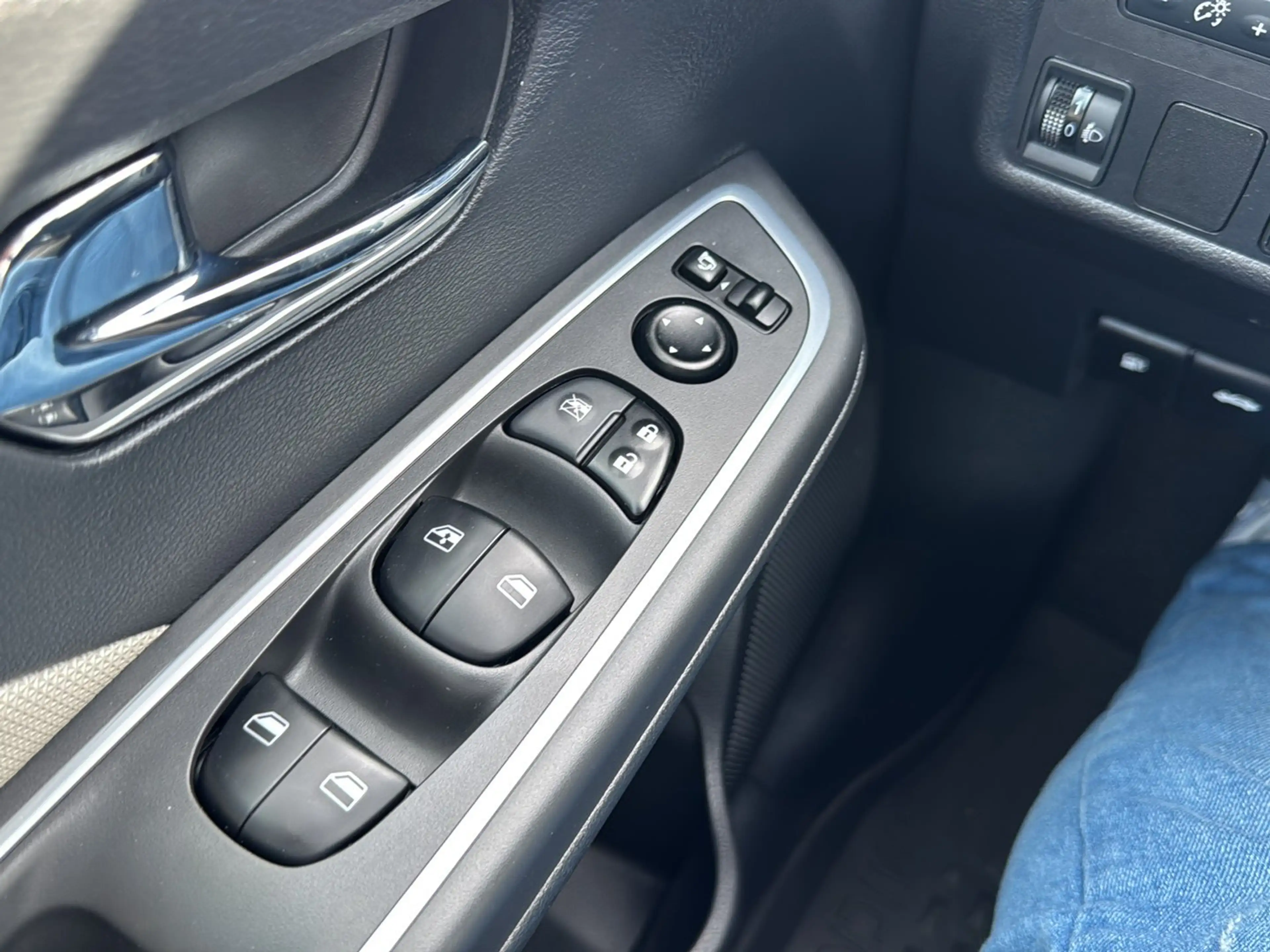 Nissan Micra N-Connecta — photo 15