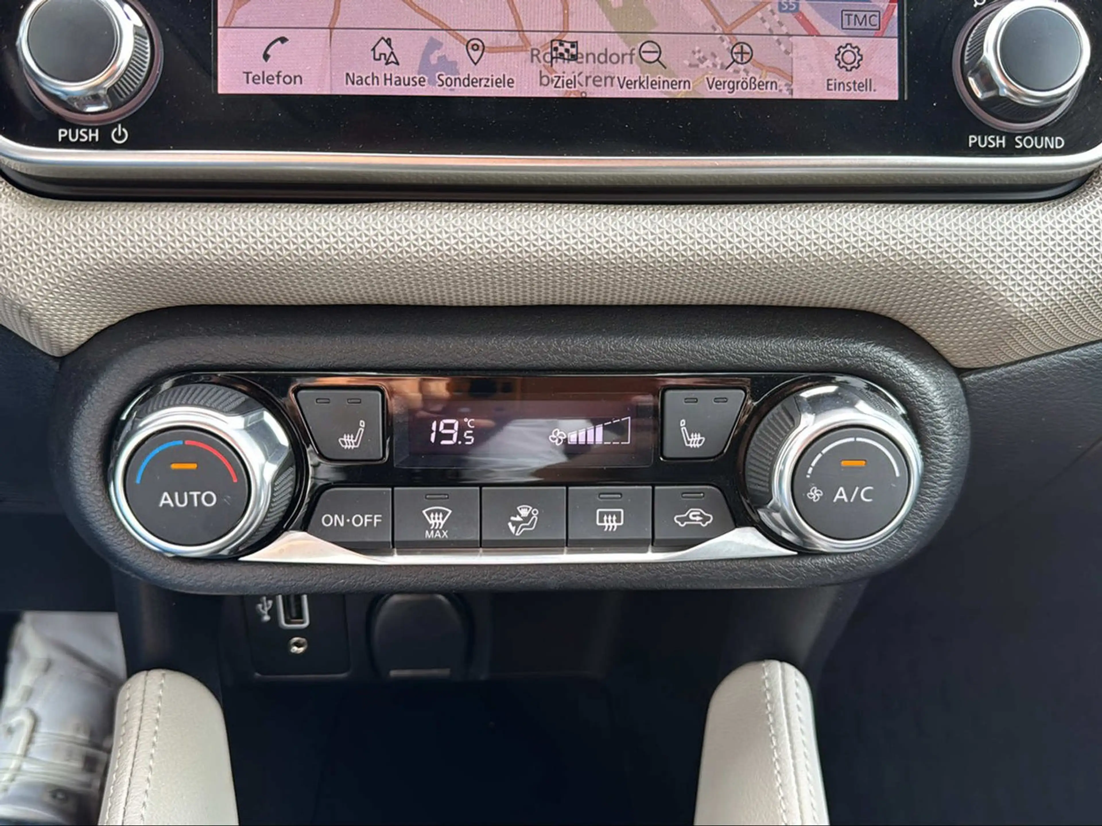 Nissan Micra N-Connecta — photo 11