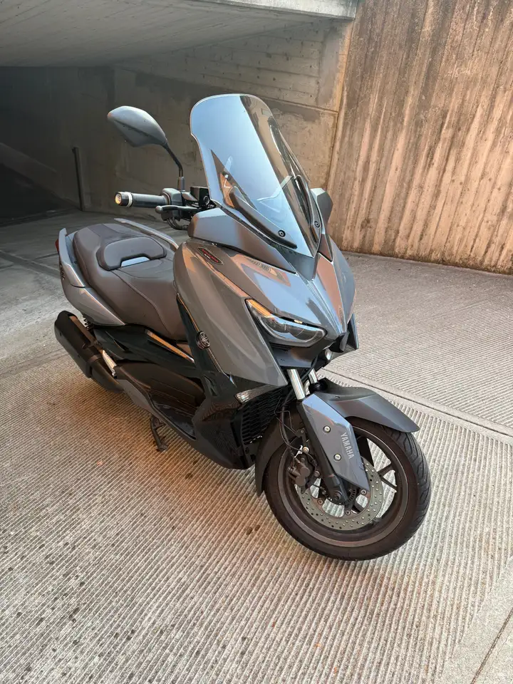 Yamaha X-Max 300
