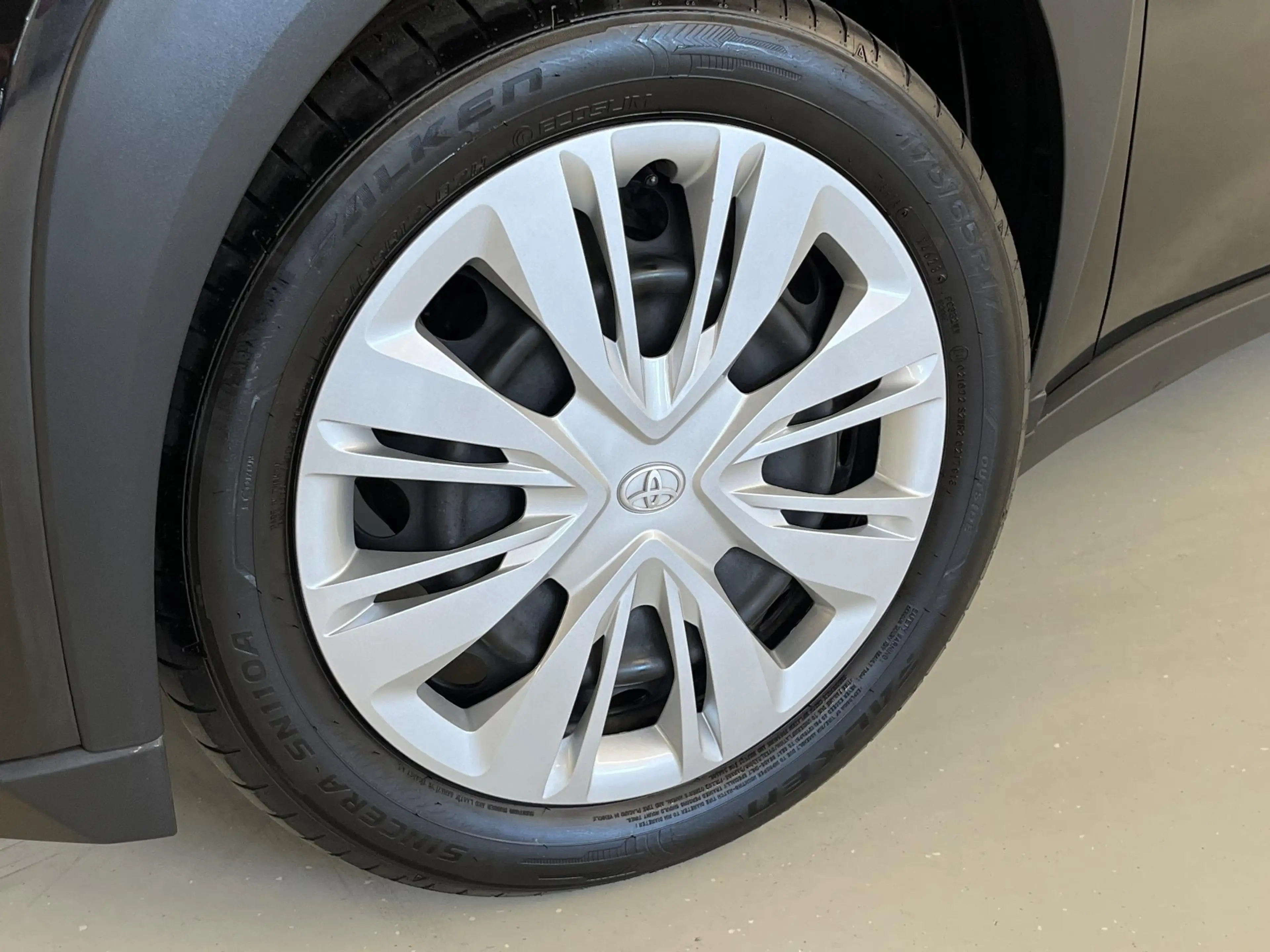 Toyota Aygo X 1.0 VVT-i MT Play — photo 5